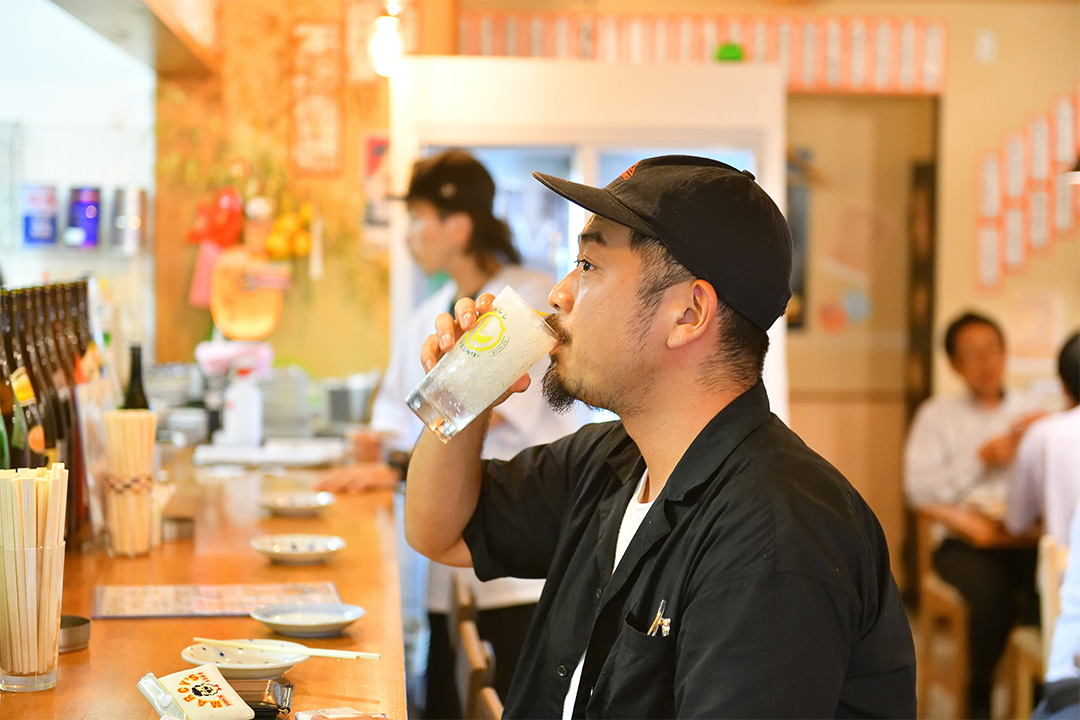 一杯目はシャリキン。二杯目は辛口……と、杯を重ねるごとに味わいを変えられるのが魅力だ。